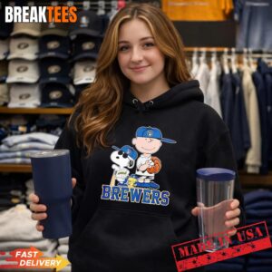Peanuts characters x Milwaukee Brewers MLB 2026 cartoon Hoodie.jpg