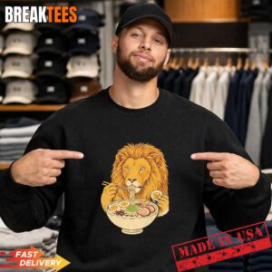 King Lion Enjoying Ramen Dinner Meme T-Shirt 3