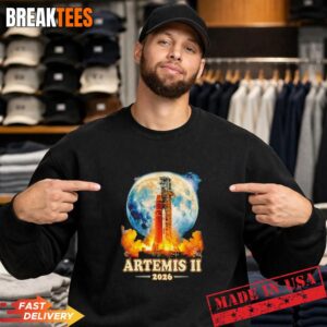 Rocket Artemis II Mission 2026 graphic Sweatshirt.jpg