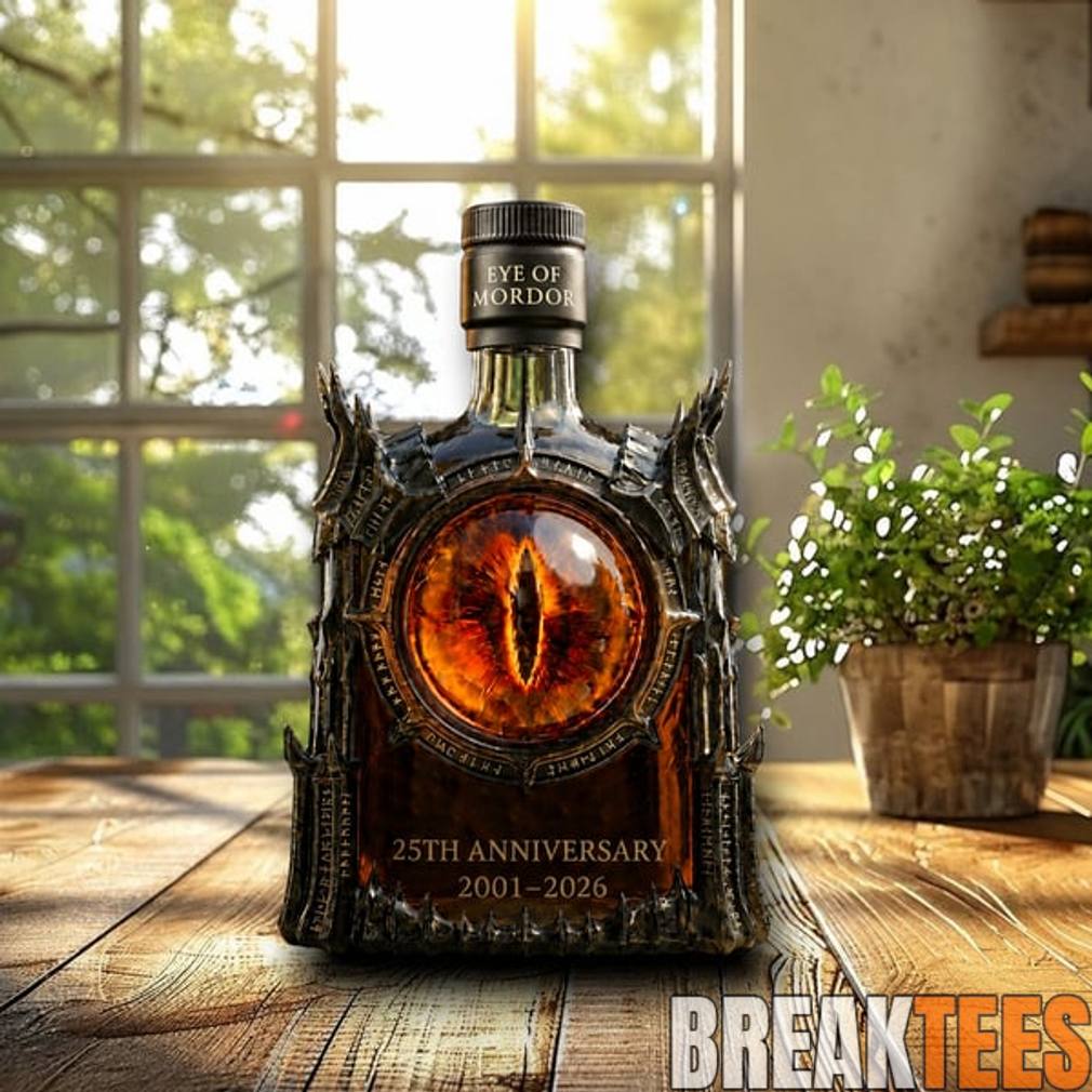 The Lord of the Rings Eye of Sauron Whiskey Decanter The Lord of the Rings Eye of Sauron Whiskey Decanter