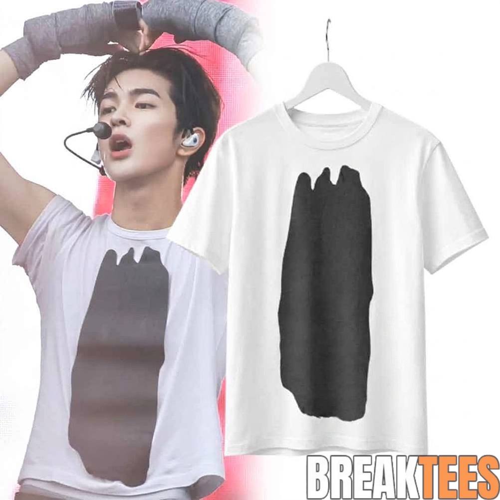 CORTIS Keonho COMME des GARÇONS Abstract Paint Stroke 2D T-Shirt CORTIS Keonho COMME des GARÇONS Abstract Paint Stroke 2D T-Shirt