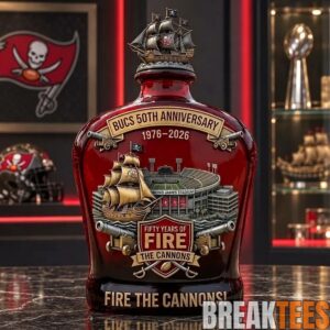 Buccaneers2B50th2BAnniversary2BWhiskey2BDecanter 3 Ep5Eu.jpg