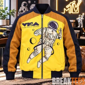 Snoop2BDogg2BMTV2BVMAs2BLos2BAngeles2B20262BBomber2BJacket 2 4veh1.jpg